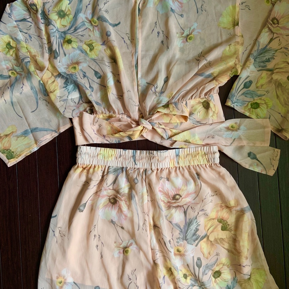Two piece set - Picture 2 of 2